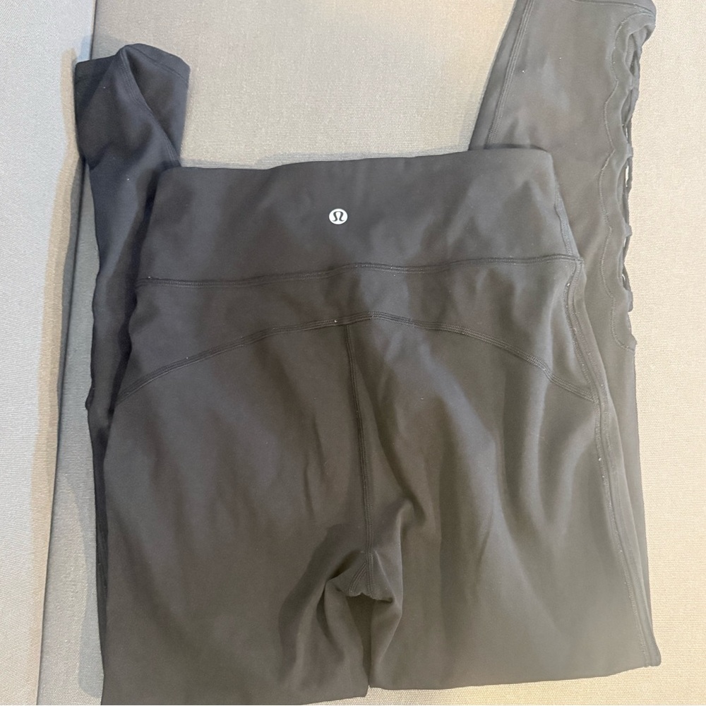 LULULEMON BLACK Leggings detail at ankles